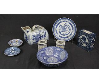 MIXED LOT OF EIGHT ANTIQUE CHINESE B & W PIECES