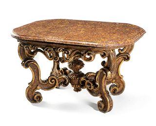 Italian Baroque table, XVII-XVIII century. 
Carved wood. Extraordinary marble top, original of the table and baroque period.