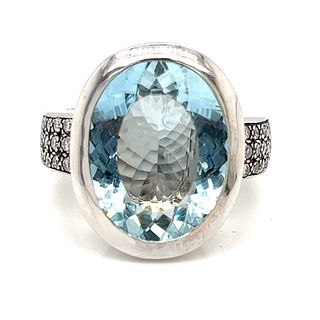 18k Aqua Diamond Oval Modern Ring