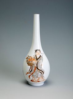 Chinese vase. s.XX. In polychrome opaline.