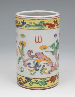 Brush pot. China, s.XIX-XX. 
Enameled porcelain.