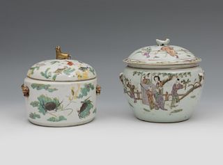 Two Chinese vessels "Kambcheng", s.XIX. 
In glazed porcelain.