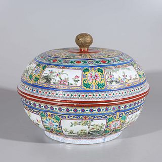 Chinese Famille Rose Enameled Porcelain Covered Basin