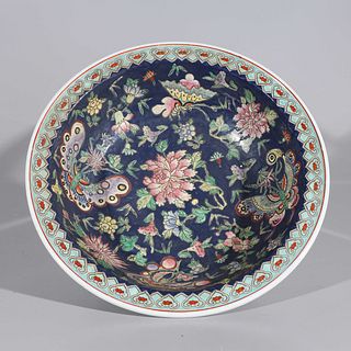 Chinese Famille Rose Enameled Porcelain Bowl