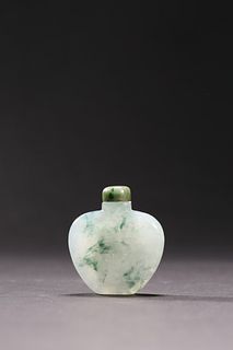 Qing Dynasty: Jade Snuff Bottle with Fushou Pattern