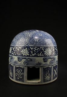 Chinese Blue & White Mongolian Bun