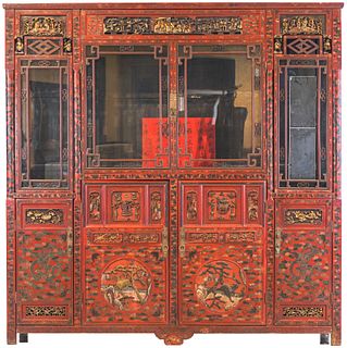 Display cabinet in red lacquer 