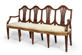 Menorcan four seater bench. Hepplewhite style, ca.1800. 
Walnut wood.