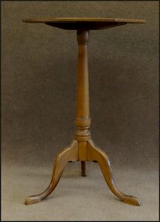 MAPLE OCTAGONAL TOP CANDLESTAND W/ SNAKE LEGS