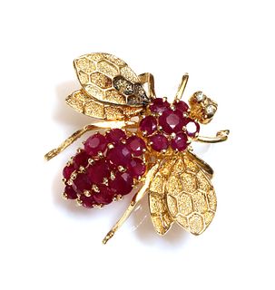 A Continental gold ruby and diamond set bee brooch/pendant,