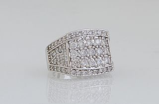 Man's 18K White Gold Diamond Cluster Dinner Ring, the wide band with three rows of five graduated round diamonds on the top, flanked by shoulders with