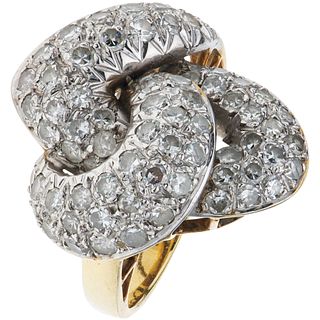 RING WITH DIAMONDS IN 14K YELLOW GOLD 8x8 cut diamonds ~2.0 ct. Weight: 7.7 g. Size: 7 ½ | ANILLO CON DIAMANTES EN ORO AMARILLO DE 14K con diamantes c
