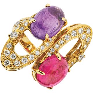 RING WITH TOURMALINE, AMETHYST AND DIAMONDS in 18K YELLOW GOLD, 1 Tourmaline and 1 Amethyst in cabochon cut, ~7.0 ct. Size: 5 ¾ | ANILLO CON TURMALINA