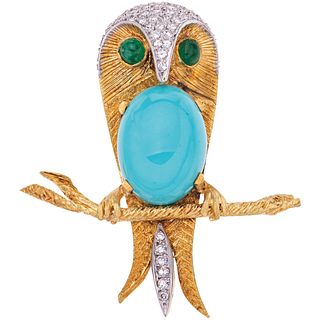 BROOCH WITH TURQUOISE, EMERALDS AND DIAMONDS IN 18K YELLOW GOLD 1 Turquoise, Cabochon cut emeralds | PRENDEDOR CON TURQUESA, ESMERALDAS Y DIAMANTES EN