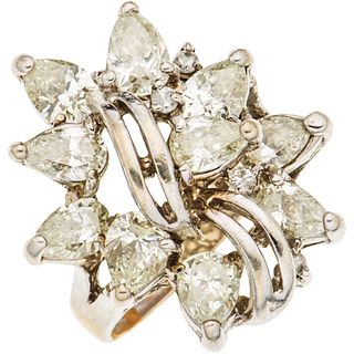 RING WITH DIAMONDS IN 14K WHITE GOLD Pear cut diamonds ~4.0 ct Clarity: SI2-I2, Brilliant cut diamonds ~0.04 ct | ANILLO CON DIAMANTES EN ORO BLANCO D