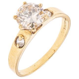 RING WITH DIAMOND IN 10K YELLOW GOLD 1 Brilliant cut diamond ~1.15 ct. Weight: 2.0 g. Size: 7 ½ | ANILLO CON DIAMANTE EN ORO AMARILLO DE 10K con un di