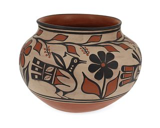A large Robert Tenorio Kewa pottery vessel