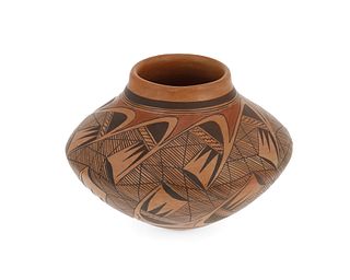 A Priscilla Namingha Nampeyo Hopi-Tewa pottery jar