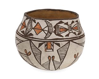 A Zia pottery vessel