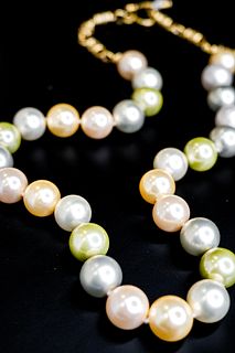 18k Yellow Gold Mother of Pearl Bead Necklace