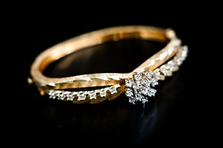 14k Yellow Gold Leaf Diamond Bracelet