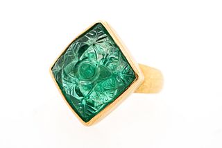18K Yellow Gold Carved Emerald Ring