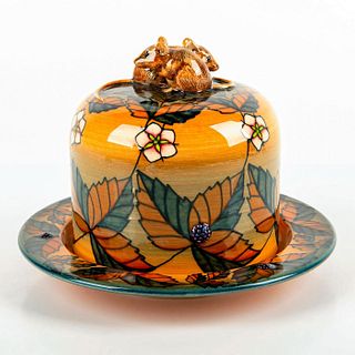 Dennis Chinaworks, Mouse and Bramble Lidded Cheese Plate