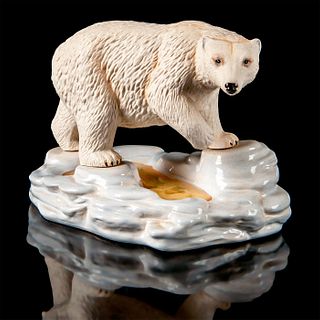 Royal Doulton Animal Figurine, Polar Bear DA155