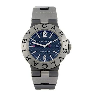 BULGARI - a gentleman's Diagono Titanium wrist watch. Titanium case. Reference TI 38 TA, serial L470