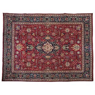 TABRIZ PERSIAN HERIZ-SERAPI DESIGN IRAN, Ca. 1960 Handcrafted with natural dyes in red, blue and green 153.9 x 118.1" (391 x 300 cm) | TABRIZ PERSA DI