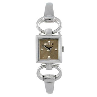 GUCCI - a 126.5 bracelet watch. Stainless steel case. Numbered 12801262. Unsigned quartz movement wi