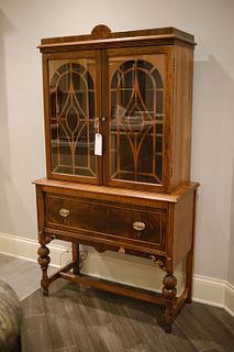China cabinet with turn legs