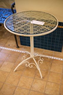 Round pedestal iron side table with latus top