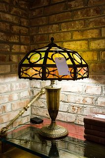 Reproduction slag glass lamp w/urn shaped base and a 4 volume set of The Outline of History by H G Wells