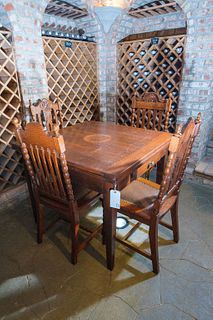 Table and (4) Chairs - Early 20th Century English Draw Leaf able with marquetry insert and edge banding