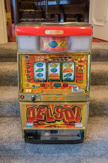 Eleco Slot Machine with tokens (In working order