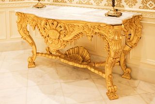 Console Carved in gilt wood