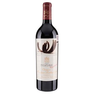 Château Mouton Rothschild. 2007 harvest. Pauillac. Level: high fill. Label with a design by the artist Bernar Venet. | Château Mouton Rothschild. Cose