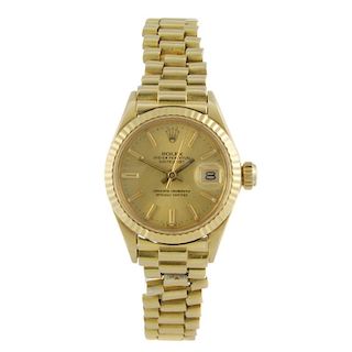 ROLEX - a lady's Oyster Perpetual Datejust bracelet watch. Circa 1970. 18ct yellow gold case. Refere