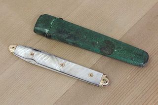 A silver, steel, mother-of-pearl and unmarked gold folding fruit knife,