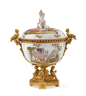 A Continental porcelain urn