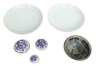 (6) Chinese Porcelain Plates / Lidded Containers
