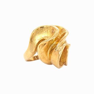 18 Karat Yellow Gold Designer Ring
