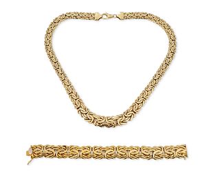An assembled set of Italian gold jewelry