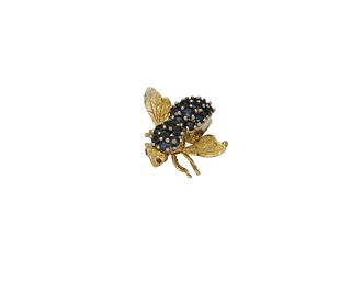 A sapphire bee brooch