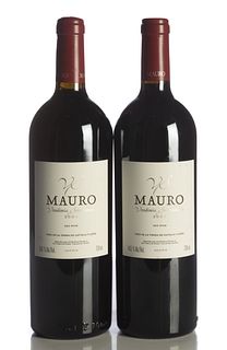Two bottles Mauro Vendimia Seleccionada 2001. 
Category: Red wine. D.O. Castilla y León.