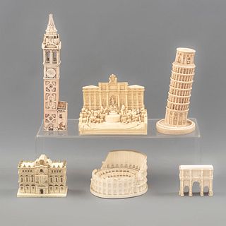 Lote de 6 monumentos a escala. Italia, SXX Elaborados en resina moldeada. Consta de: Fuente de Trevi, Torre de pisa, otros.