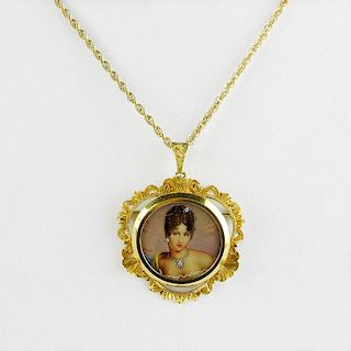 Lady's Vintage Italian 18 Karat Yellow Gold Pendant/Brooch