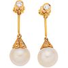 PAIR OF EARRINGS WITH CULTURED PEARLS AND DIAMONDS IN 18K YELLOW GOLD Cream colored pearls, Diamonds (different cuts) ~0.28 ct | PAR DE ARETES CON PER