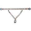 PRENDEDOR CON PERLAS CULTIVADAS Y DIAMANTES EN PLATINO con perlas color gris y diamantes corte 8x8 y antiguo  ~1.30 ct. Peso: 8.1 g